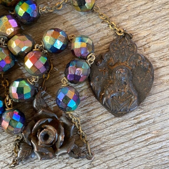 Carnival Glass Rosary - Picture 3 of 7